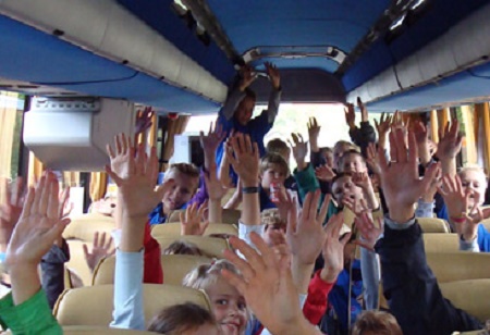 Pouw Automotive stelt bus beschikbaar