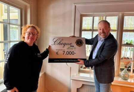 Cheque van Lionsclub Hellendoorn!